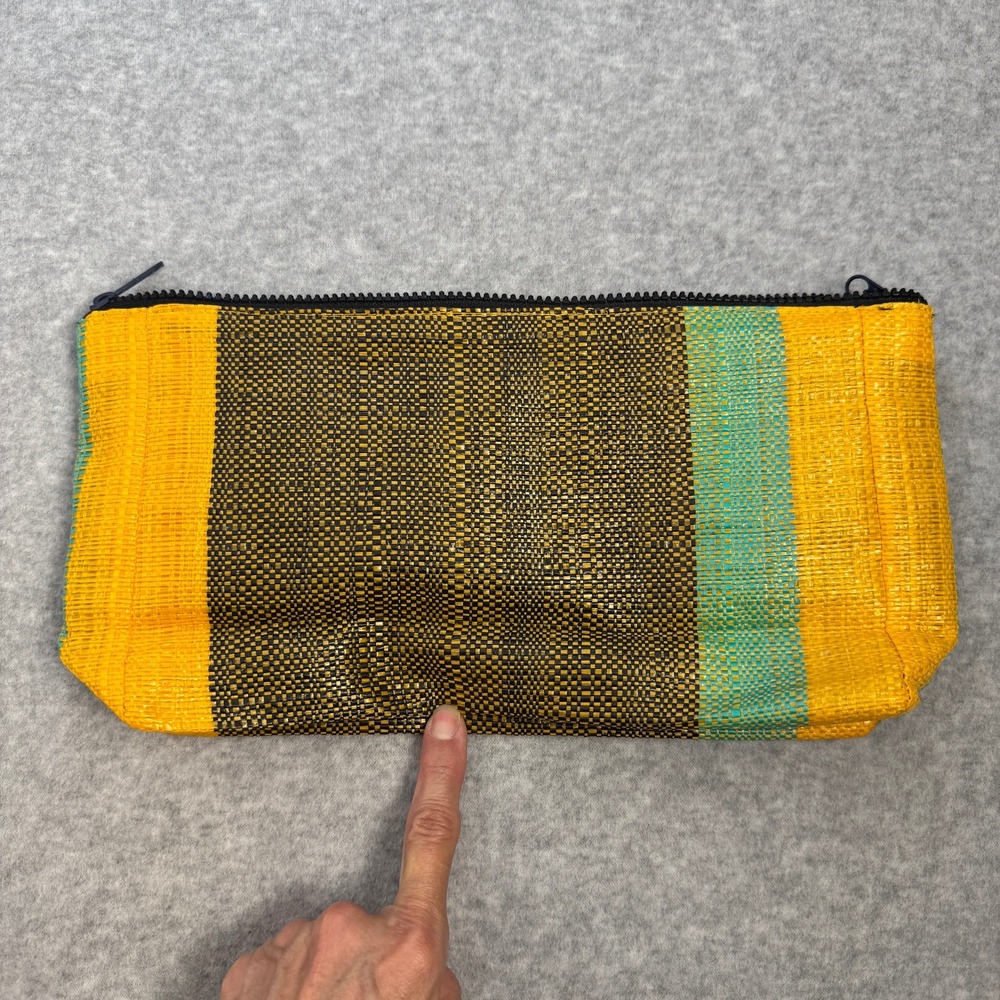 Entre Hilos Handwoven Cosmetic Bag Matagalpa Nicaragua Indigenous Artisan Pouch - Picture 5 of 10